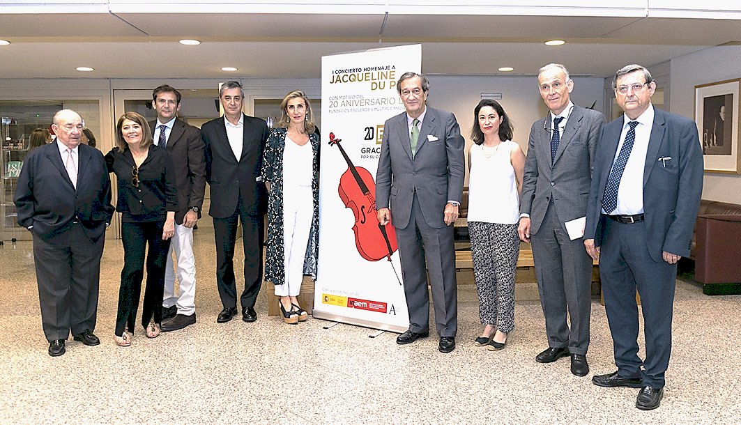 bay-trio-organizadores-fundacion-esclerosis-multiple